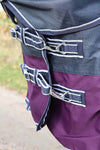 Regntäcke med avtagbar hals Hurricane Navy/Plum säljs av Fåglasång 